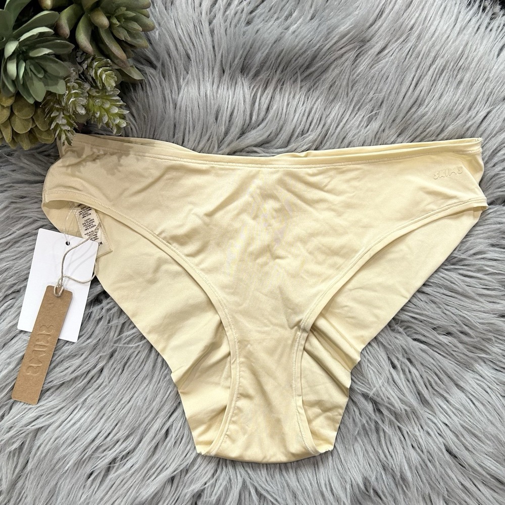 SKIMS Women's‎ Fits Everybody Hipster Brief Color Clay Size Medium RN158973